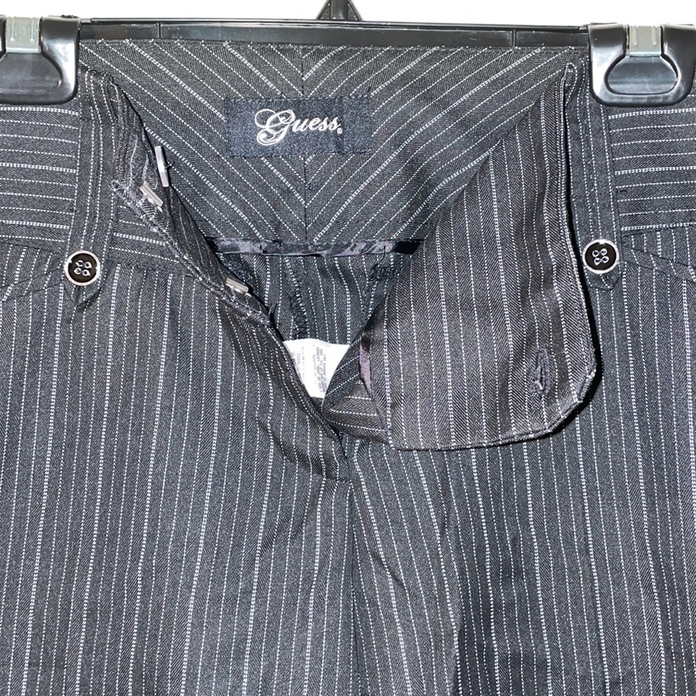 Guess - Picture 4 of 4